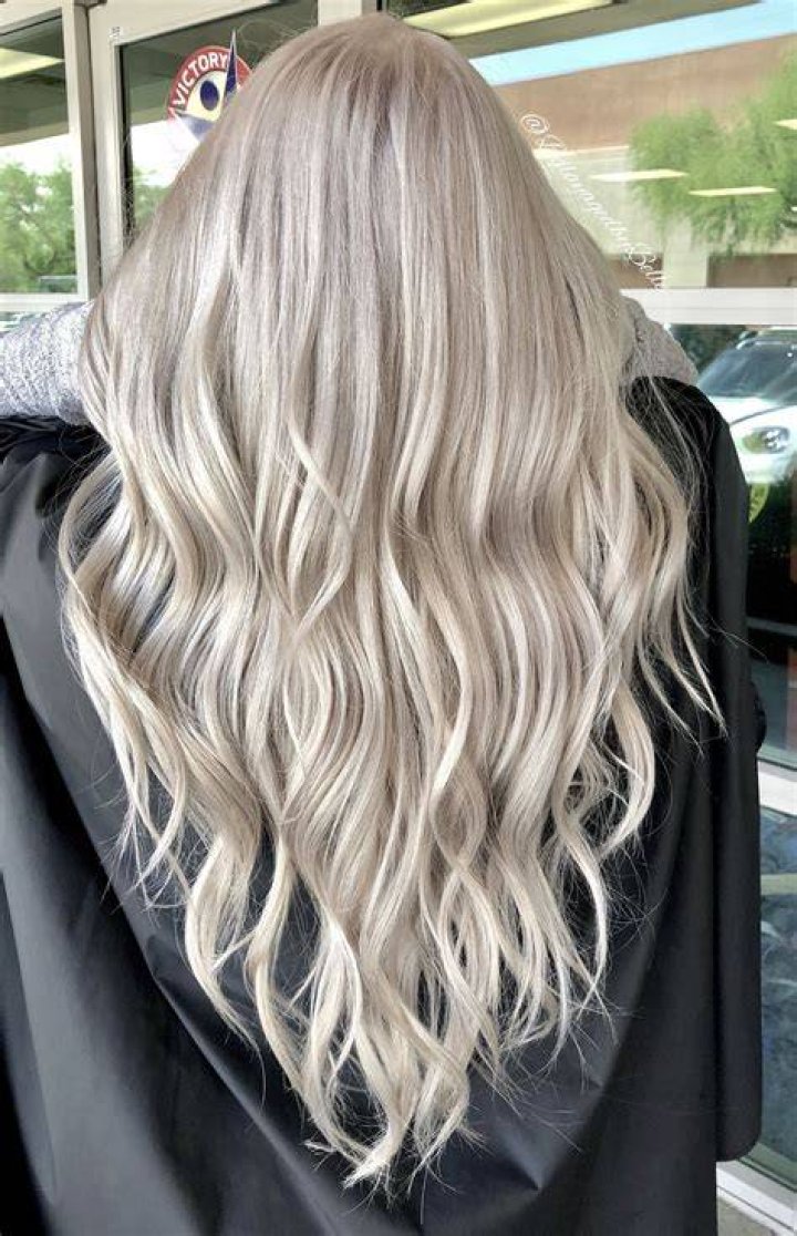 What does icy blonde look like?